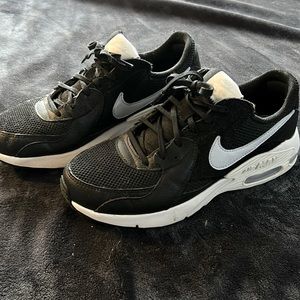 Nike Air Max size 9.5 Black with baby blue Nike swoosh.